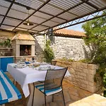 Daulos Villa *