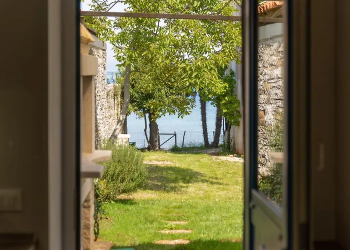 Daulos Villa