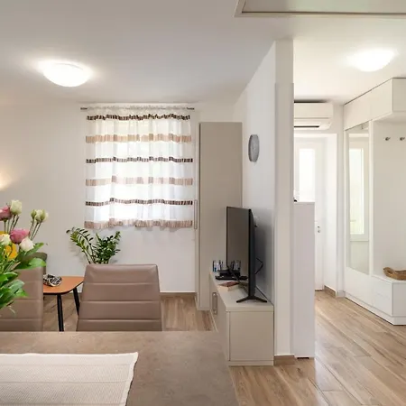 Daulos * Novigrad Istria